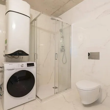 Host Wise - Luxurious Impressive - Balcony And Pool *