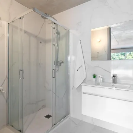 شقة Host Wise - Luxurious Impressive - Balcony And Pool *