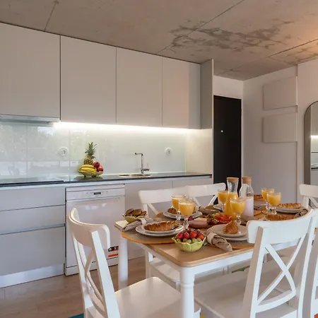 Apartman Host Wise - Luxurious Impressive - Balcony And Pool *