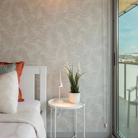 Host Wise - Luxurious Impressive - Balcony And Pool Apartman *
