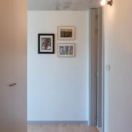 Apartman Host Wise - Luxurious Impressive - Balcony And Pool *