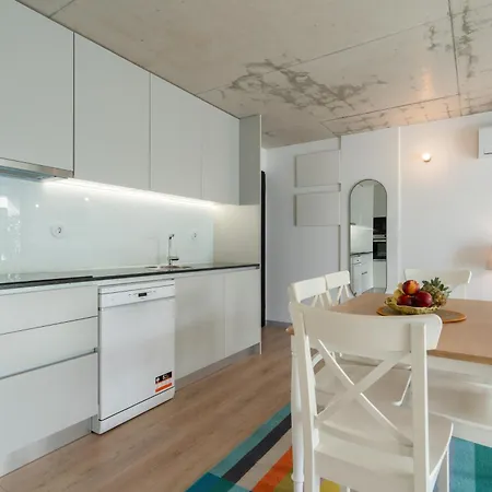 Host Wise - Luxurious Impressive - Balcony And Pool Daire *