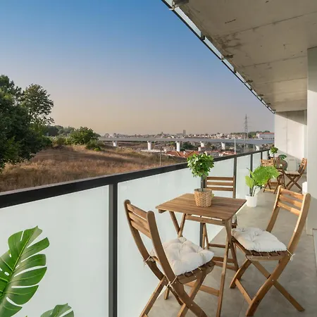 Host Wise - Luxurious Impressive - Balcony And Pool