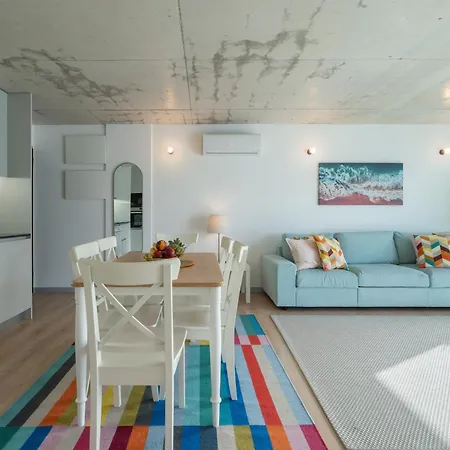 Apartman Host Wise - Luxurious Impressive - Balcony And Pool