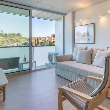 Host Wise - Luxurious Impressive - Balcony And Pool Apartment *