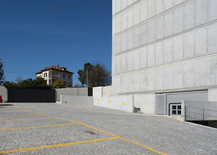 Host Wise - Luxurious Impressive - Balcony And Pool