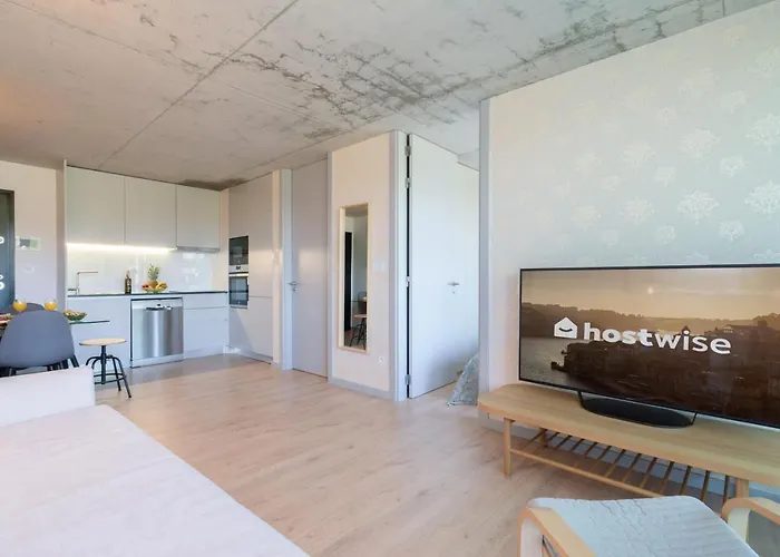 Host Wise - Luxurious Impressive - Balcony And Pool